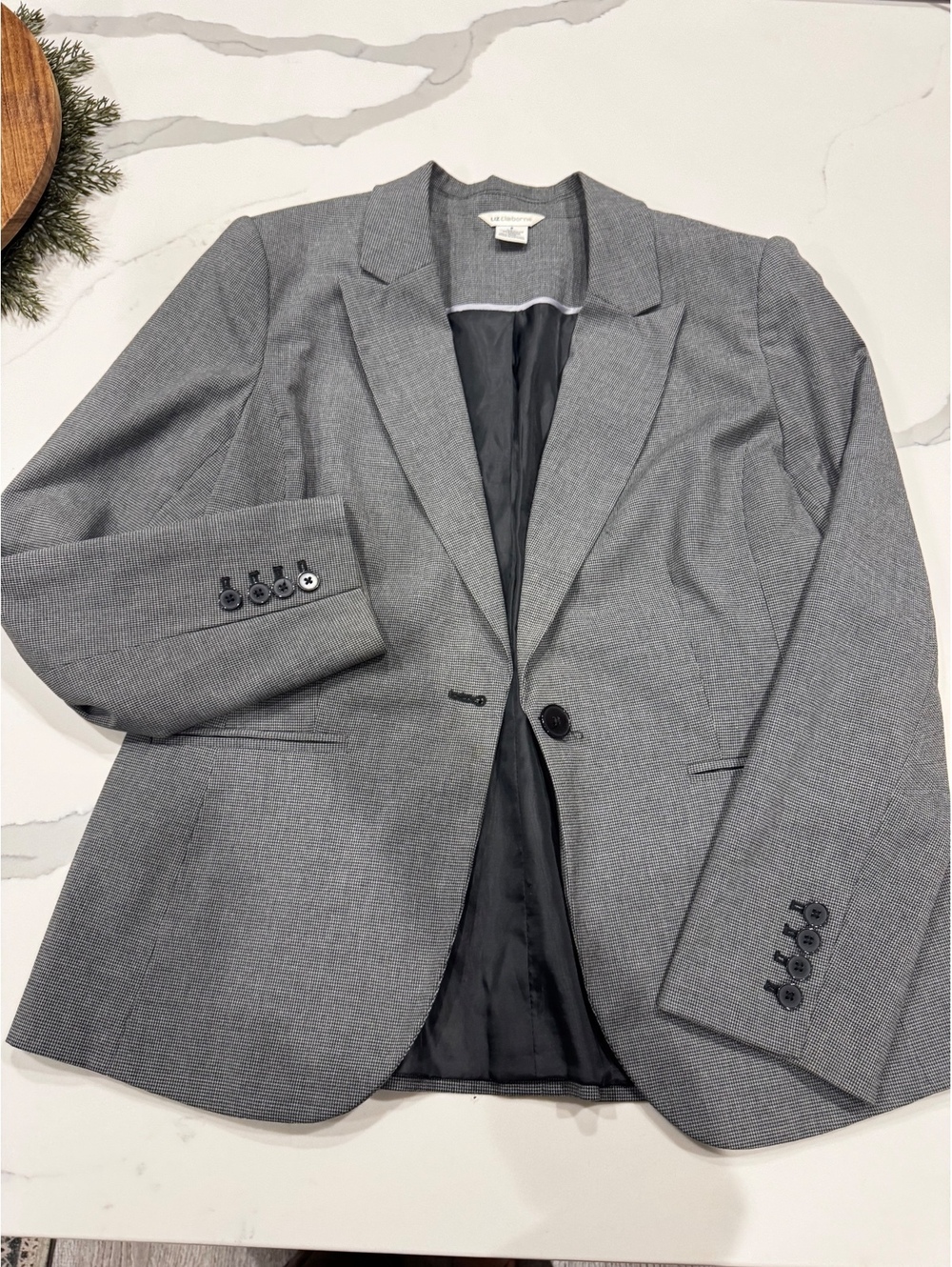 Title: Liz Claiborne Women's Gray Houndstooth Blazer Size 8